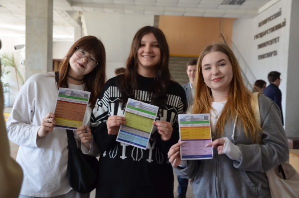 Вступительная кампания на общих основаниях началась в вузах